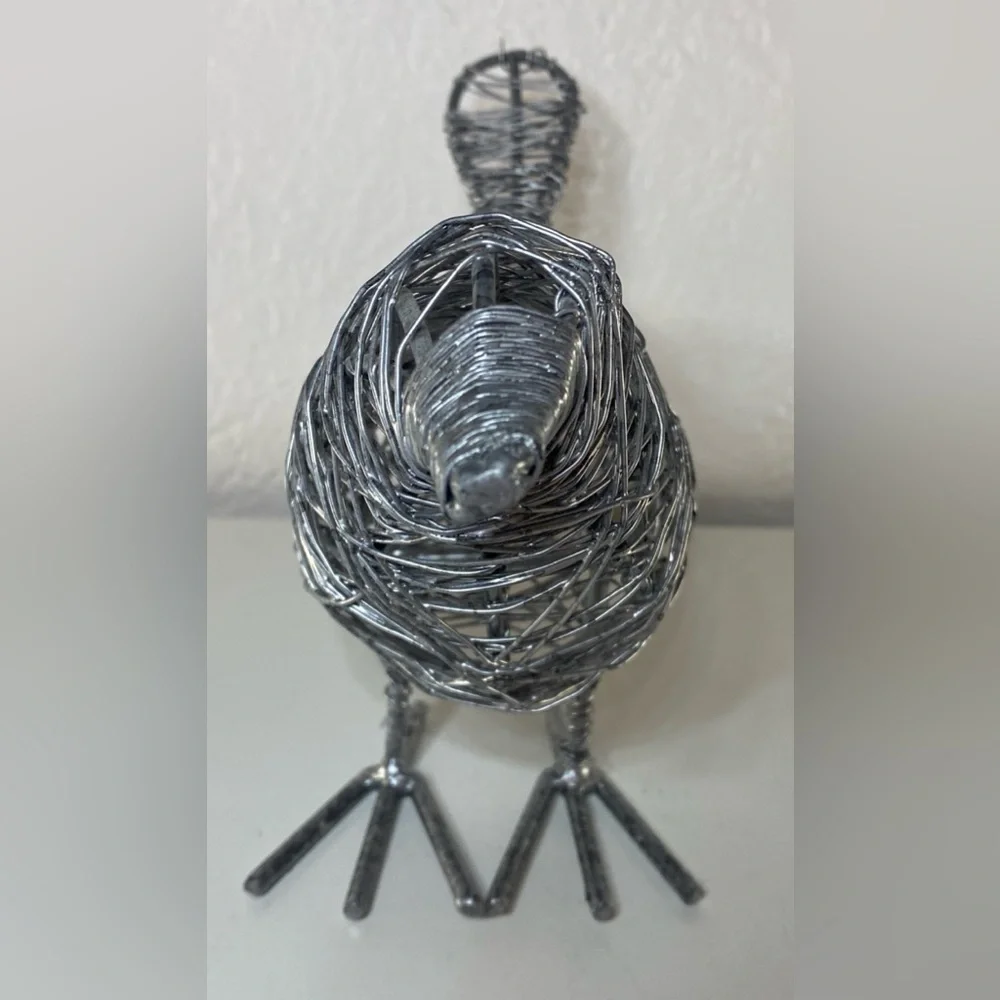 Metal Woven Wire Mesh Bird Sculpture Figurine Handcrafted Silver Wire Art 5.5”